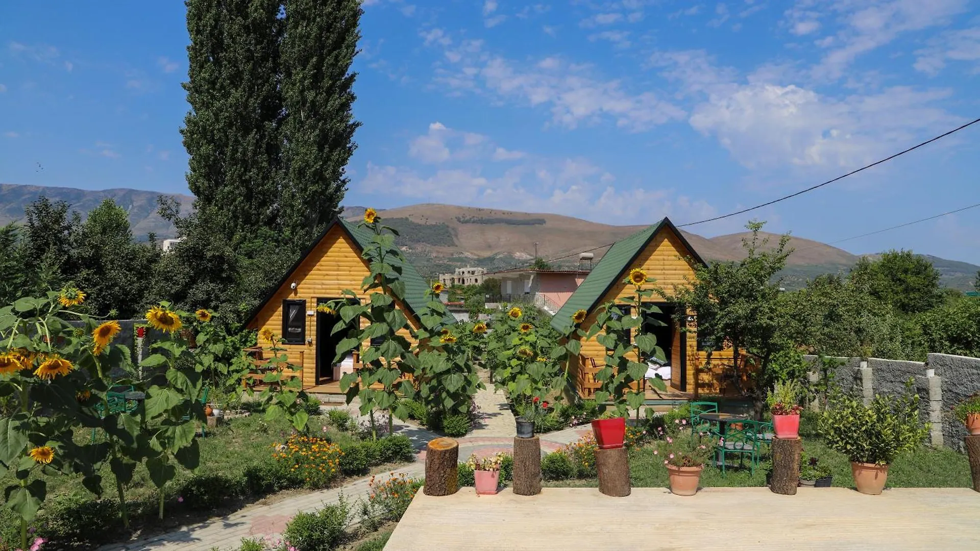 فيلة فيلا Wood House بيرات