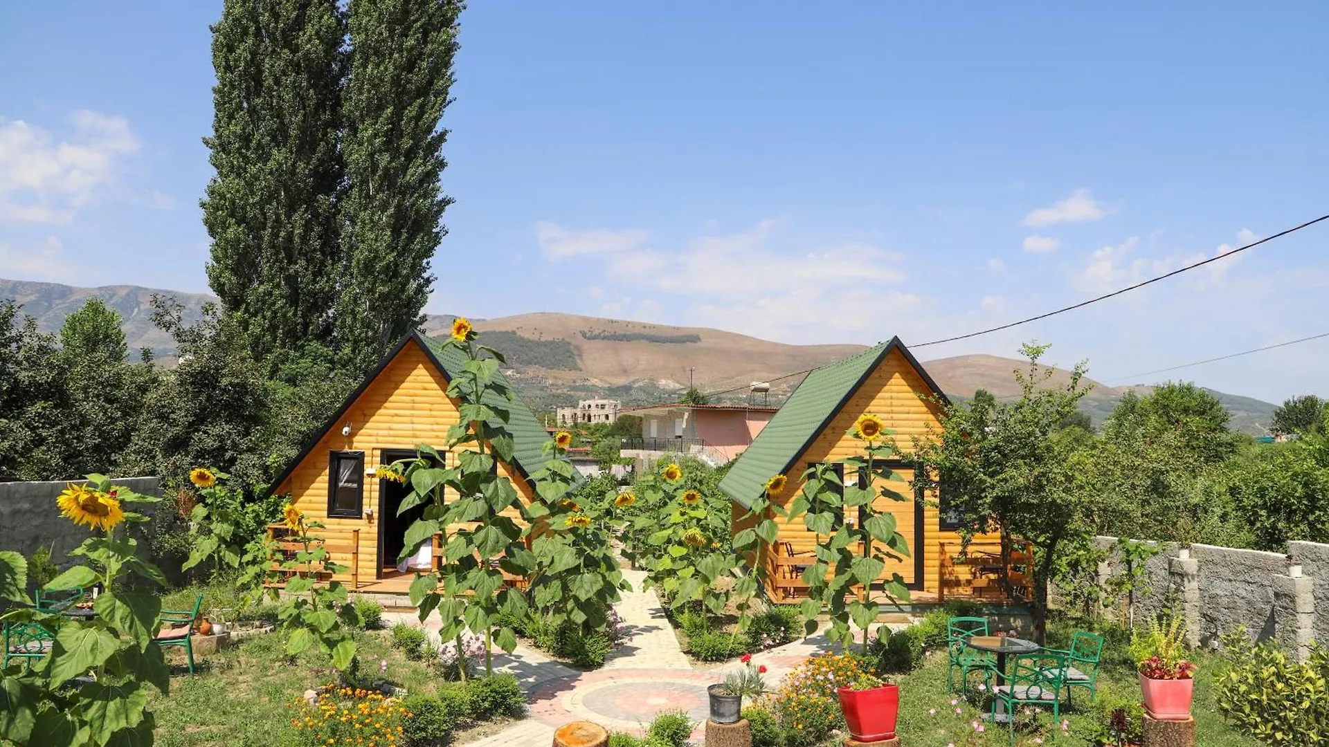 فيلا Wood House بيرات 0*,