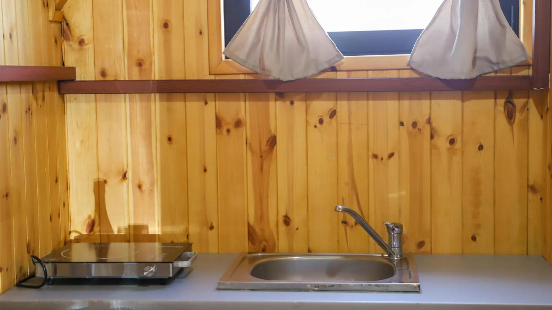 فيلا Wood House بيرات